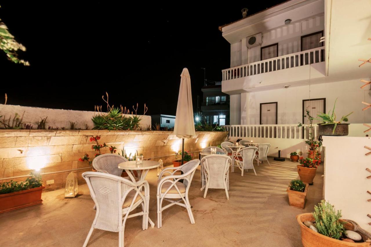 Panorama Hotel เกนนาดี ภายนอก รูปภาพ