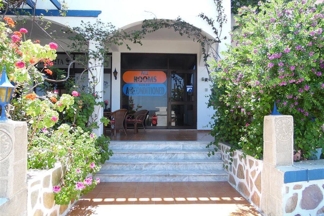 Panorama Hotel เกนนาดี ภายนอก รูปภาพ